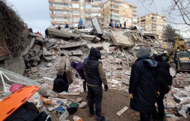 https://angers-cholet.epudf.org/wp-content/uploads/sites/82/2023/03/Turkey_Earthquake_Damage-392x250-1.jpg